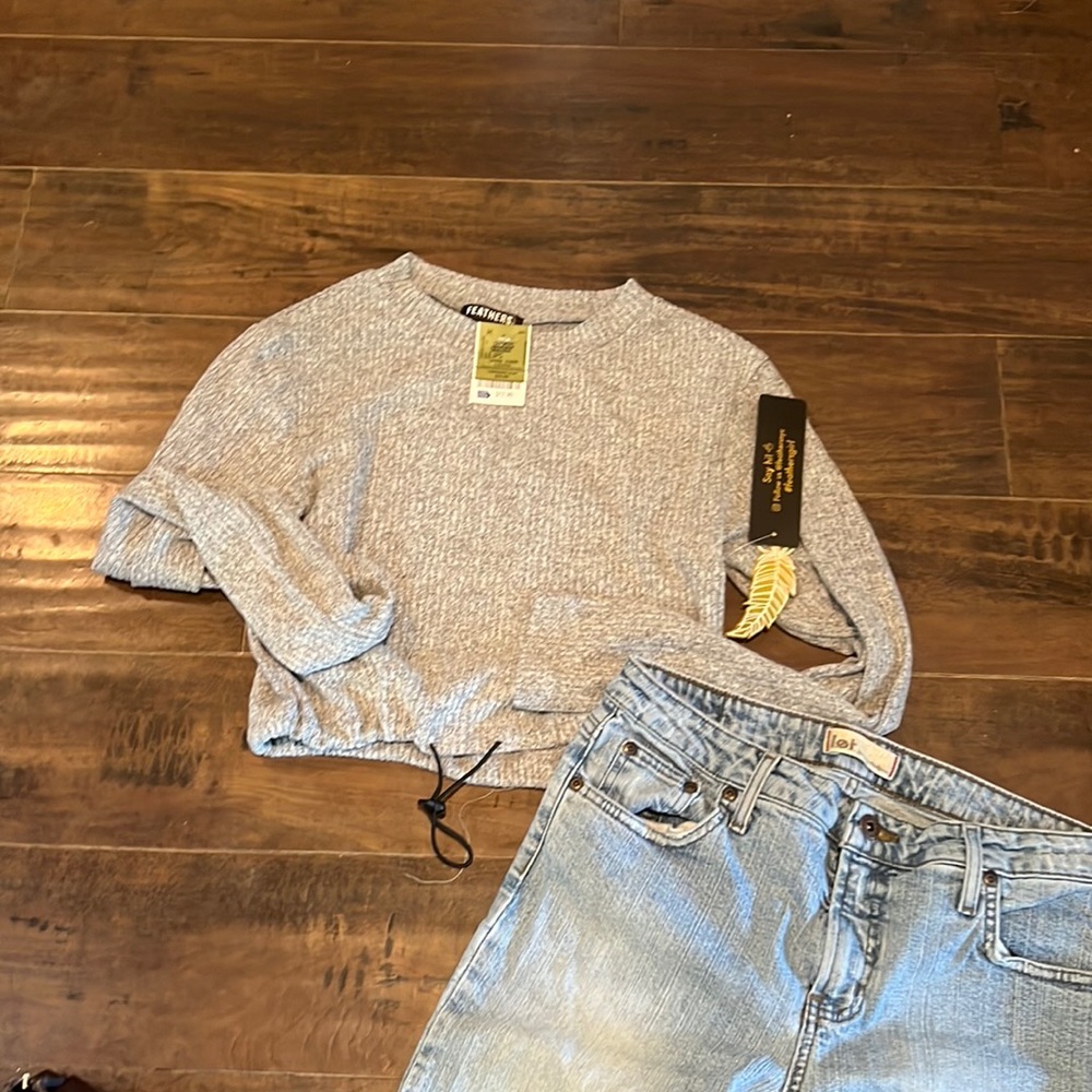 ❤️Feathers adjustable crop top❤️